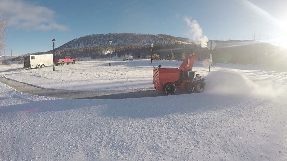 Автономный бот SnowBot Pro хорош для уборки снега Автономный бот SnowBot Pro хорош для уборки снега
