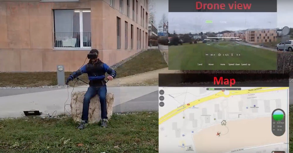 Экзоскелет FlyJacket позволяет управлять дроном Экзоскелет FlyJacket позволяет управлять дроном