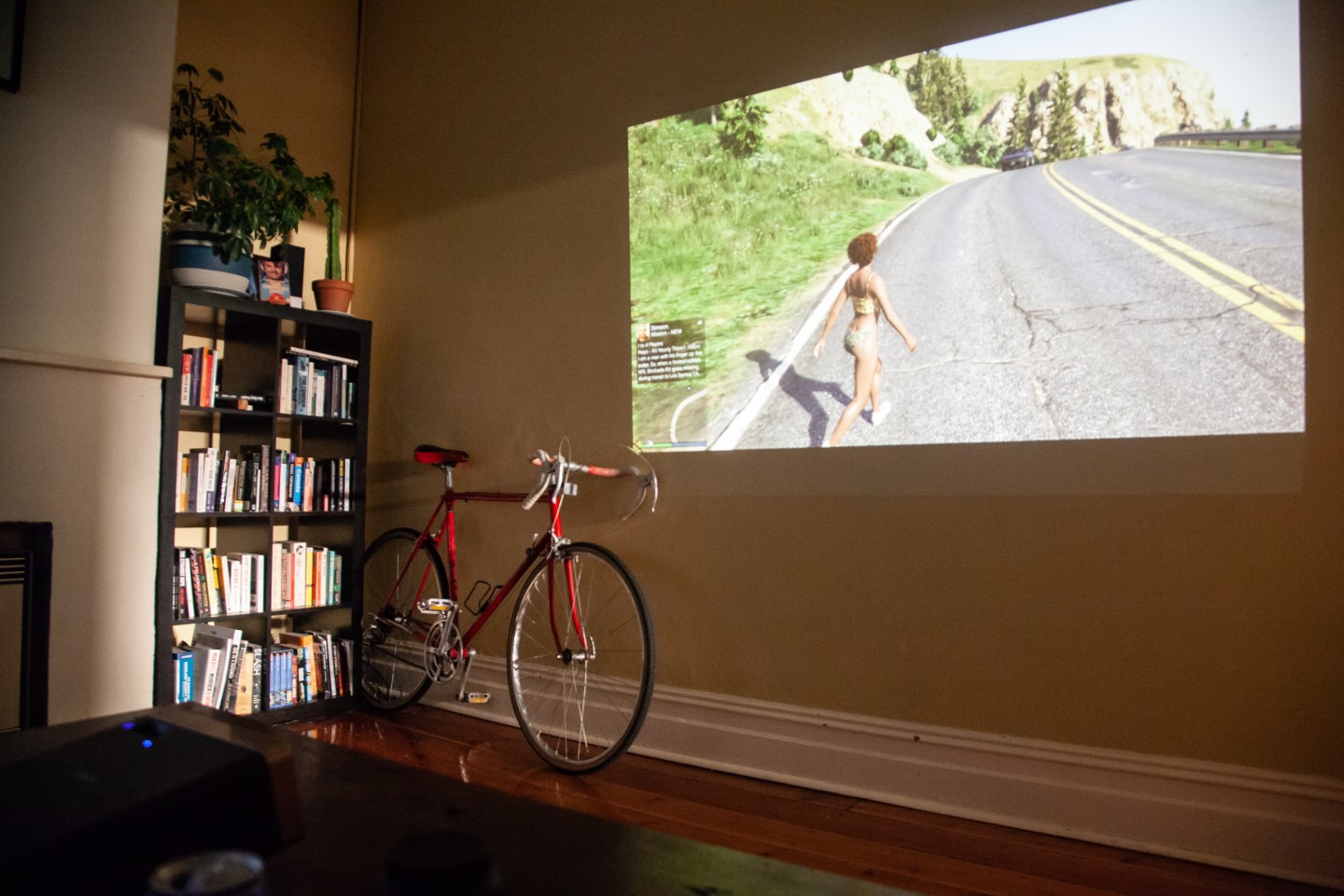 Epson создала лазерный проектор EF-100 способный работать даже при свете Epson создала лазерный проектор EF-100 способный работать даже при свете