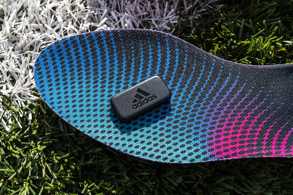 Умные стельки Adidas GMR для отслеживания активности Умные стельки Adidas GMR для отслеживания активности
