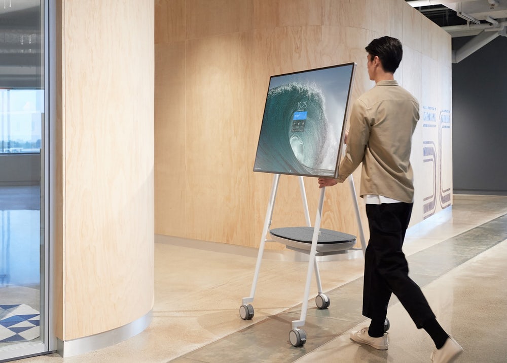 Цифровая доска Microsoft Surface Hub 2S Цифровая доска Microsoft Surface Hub 2S