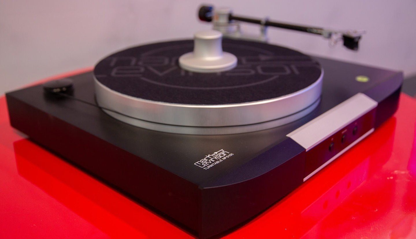 Mark Levinson создали недорогой и высококачественный проигрыватель винила Mark Levinson №5105 Mark Levinson создали недорогой и высококачественный проигрыватель винила Mark Levinson №5105