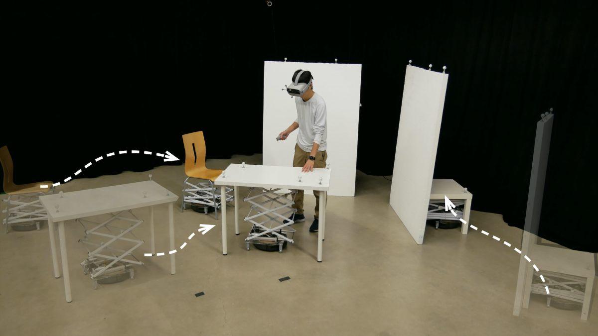 Особая VR система перемещает мебель при помощи роботов чтобы виртуальные объекты стали реальностью Особая VR система перемещает мебель при помощи роботов чтобы виртуальные объекты стали реальностью