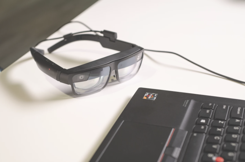 Представлены AR очки Think Reality A3 от Lenovo позволяющие работать с несколькими дисплеями практически в любом месте Представлены AR очки Think Reality A3 от Lenovo позволяющие работать с несколькими дисплеями практически в любом месте