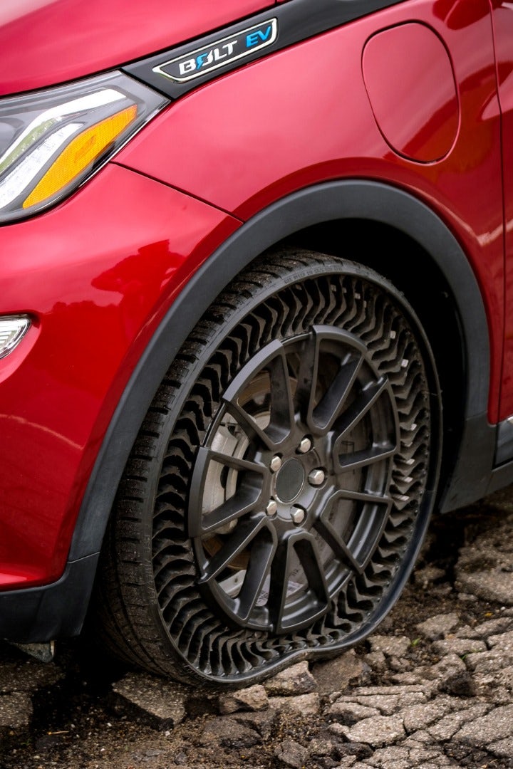 Michelin и GM представляют безвоздушные шины Безвоздушные шины для автомобиля Michelin и GM представляют безвоздушные шины Безвоздушные шины для автомобиля