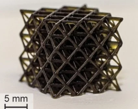При помощи видимого света быстрая 3D-печать