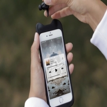 Беспроводные наушники SoundFlow заряжаются в корпусе телефона