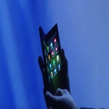 Samsung наконец-то раскрывает прототип своего складного телефона