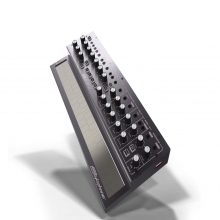 В продажу поступит ограниченная серия Dubreq Stylophone Gen R-8
