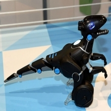 WowWee добавляет танцевального робота MiPosaur
