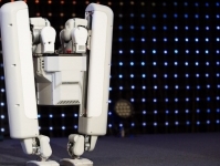 Робот из Google SCHAFT Bipedal Robot Climbs