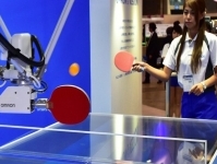 Робот пинг-понг тренер