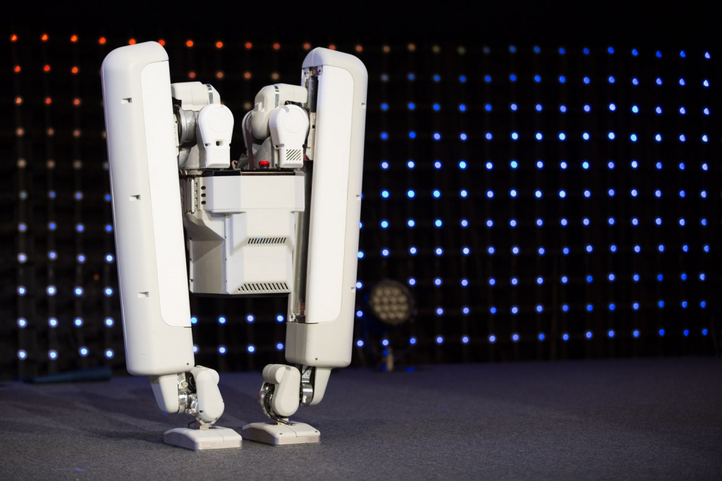Робот из Google SCHAFT Bipedal Robot Climbs Робот из Google SCHAFT Bipedal Robot Climbs