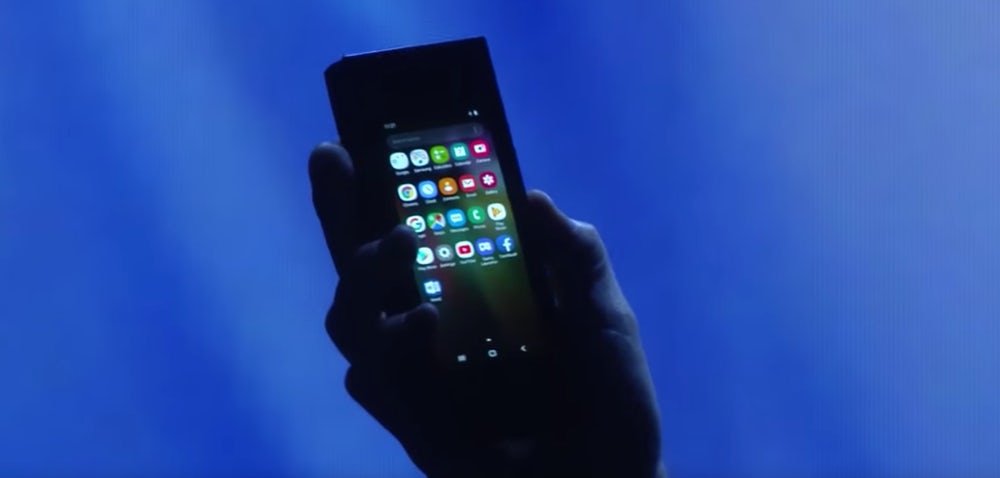Складной телефон от Samsung Складной телефон от Samsung