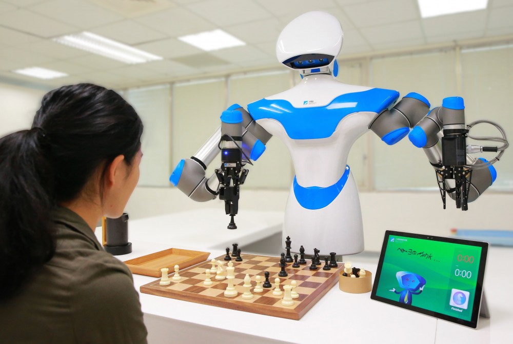 Шахматный игровой робот хочет поставить CES 2017 в Checkmate Шахматный игровой робот хочет поставить CES 2017 в Checkmate