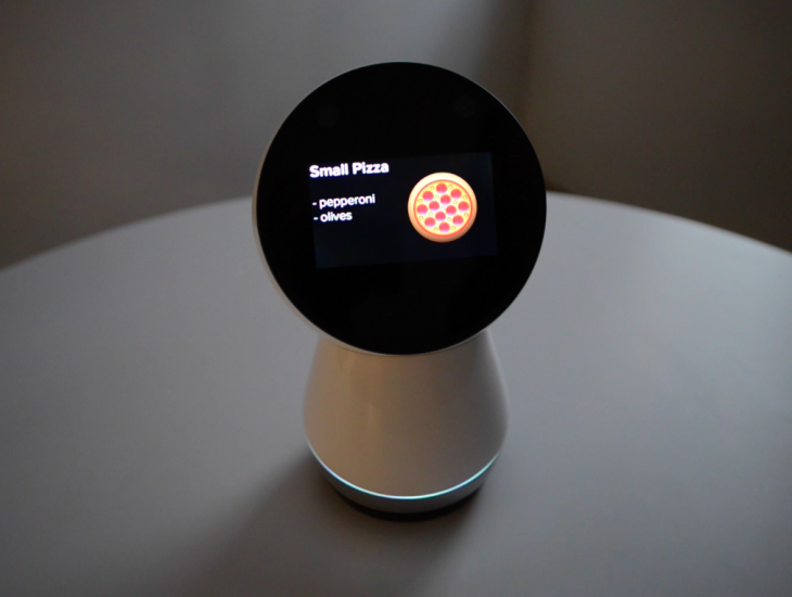 Смотрите, как Jibo заказывает пиццу Смотрите, как Jibo заказывает пиццу
