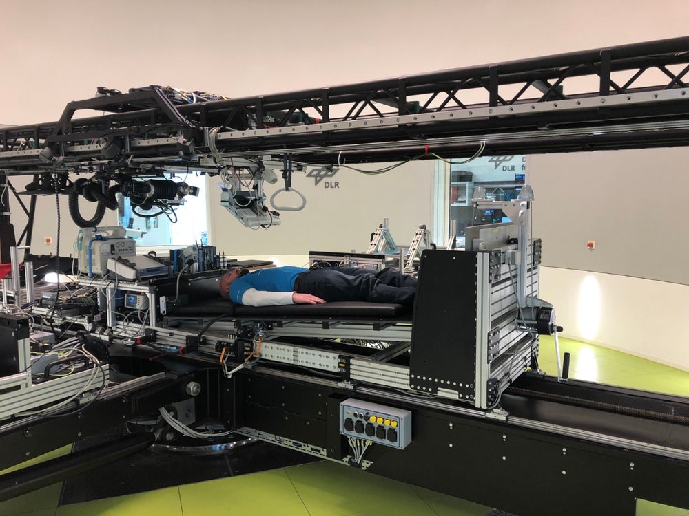 Сон во вращающейся центрифуге Сон во вращающейся центрифуге